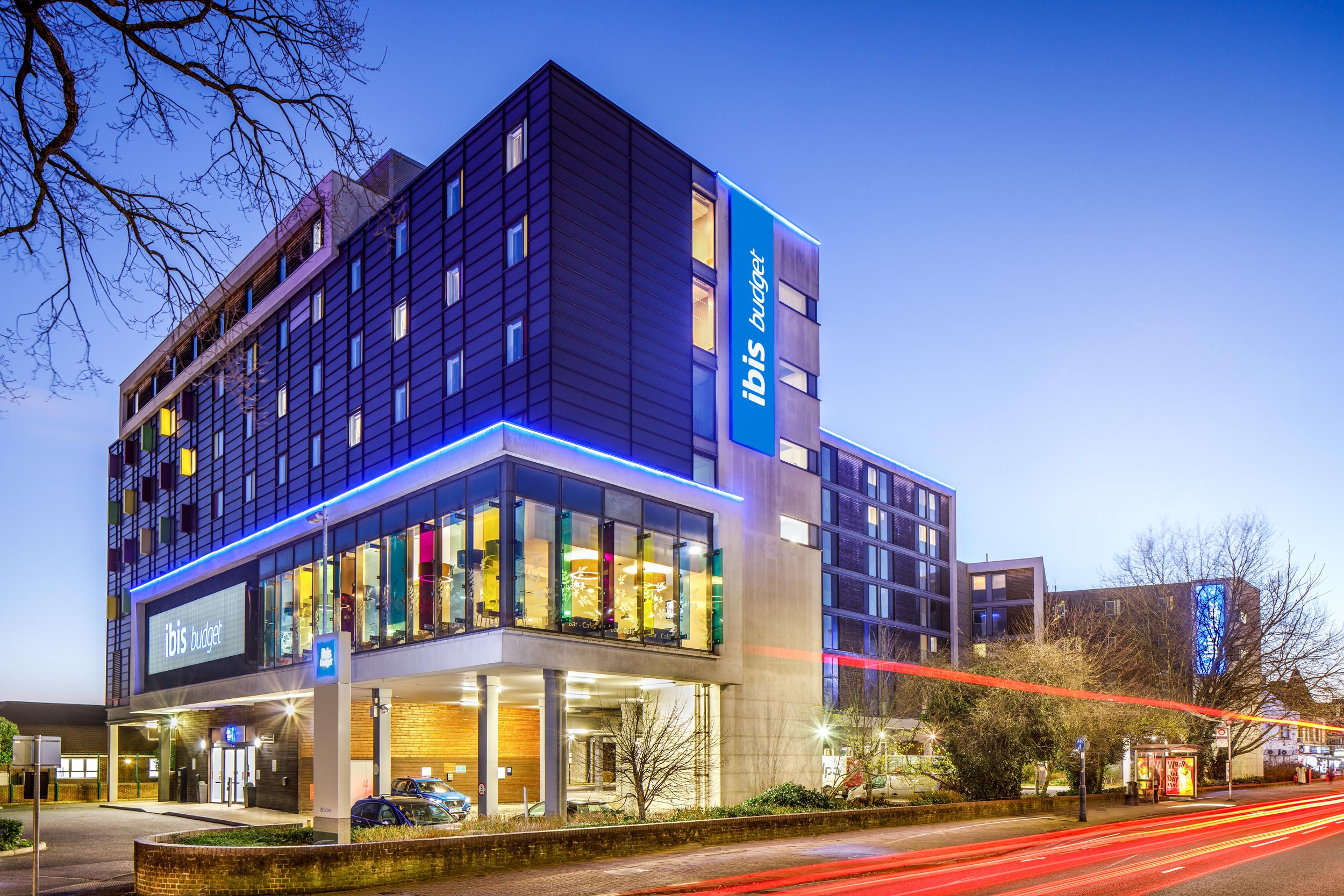 Ibis Budget London Heathrow Central Cranford Exteriör bild