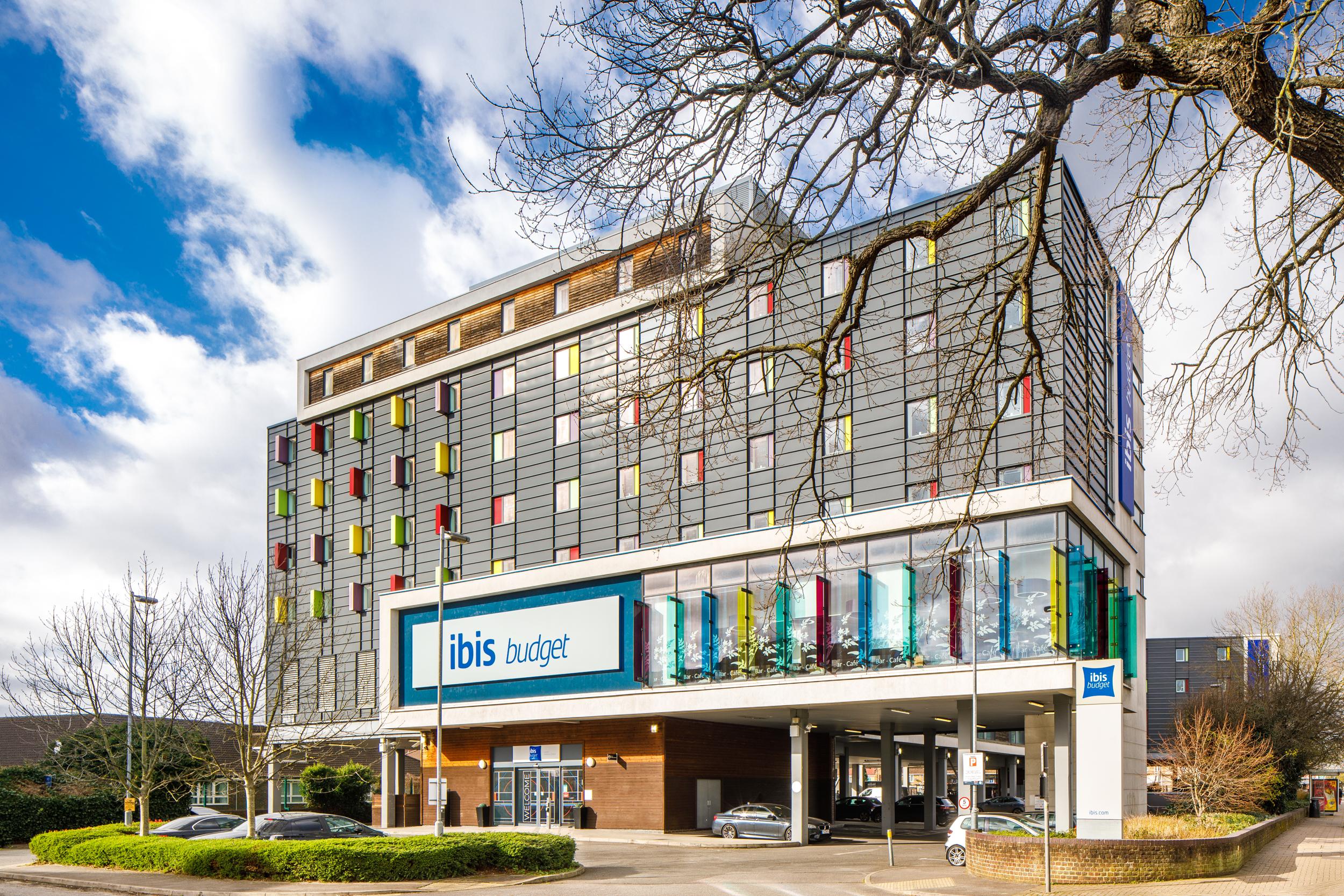 Ibis Budget London Heathrow Central Cranford Exteriör bild