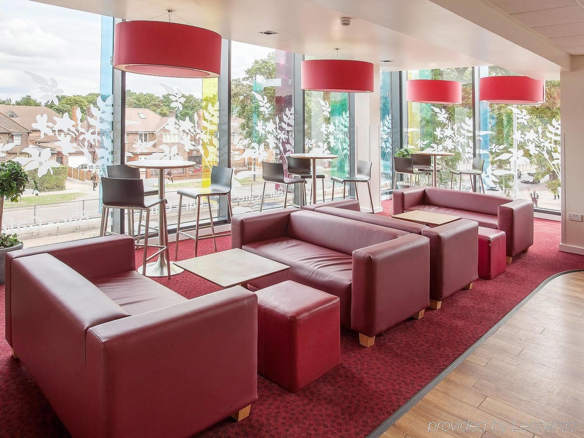Ibis Budget London Heathrow Central Cranford Exteriör bild
