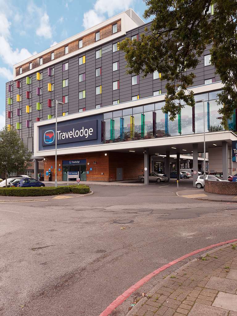 Ibis Budget London Heathrow Central Cranford Exteriör bild